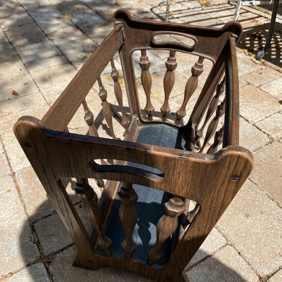 Vintage Plastic Magazine Rack - Picture 2 of 8